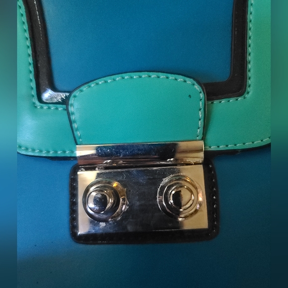 Via by Vieta HOST PICK! 🎈🎉✨️NWT gorgeous structured teal handbag 9x9x3.5 - Picture 5 of 8